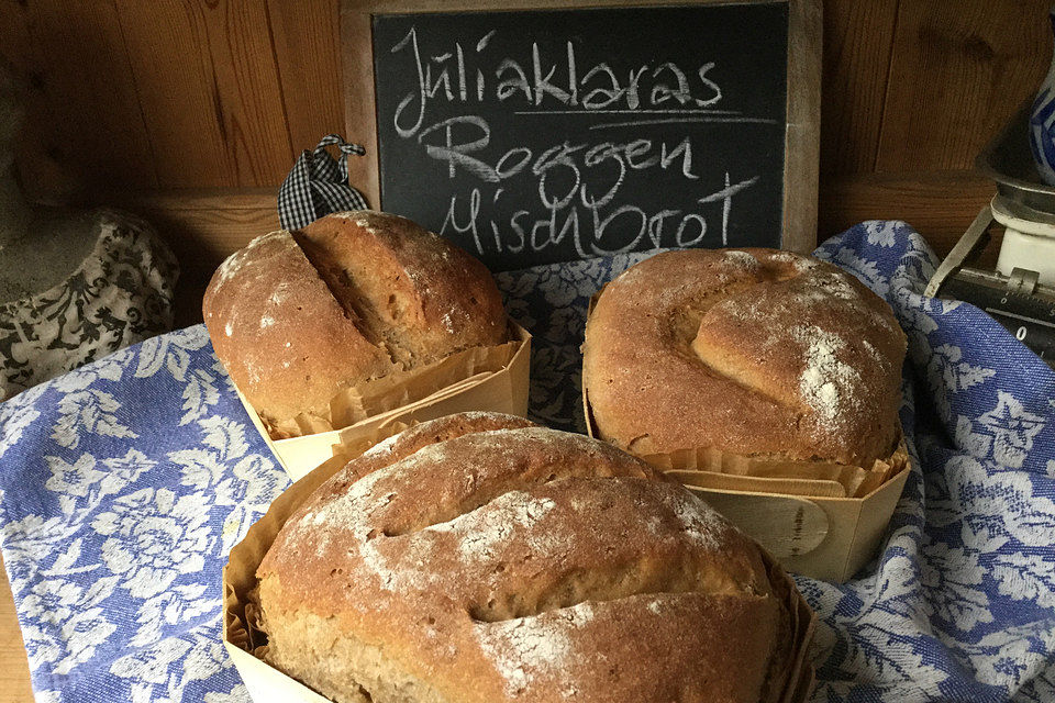 Juliaklaras Roggenmischbrot