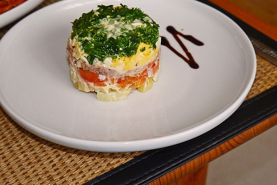 Nicis Eier-Thunfisch-Schichtsalat