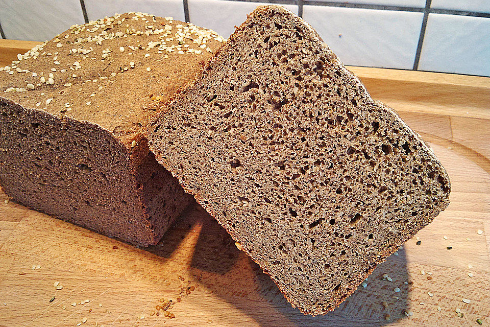 Dinkel-Hanf-Brot