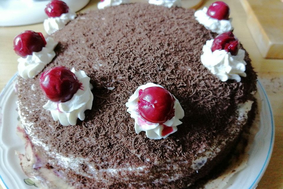 Schwarzwälderkirschtorte "klein und fein"