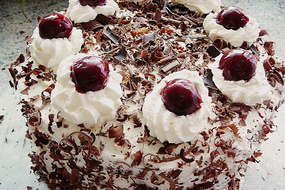 Schwarzwälderkirschtorte "klein und fein"