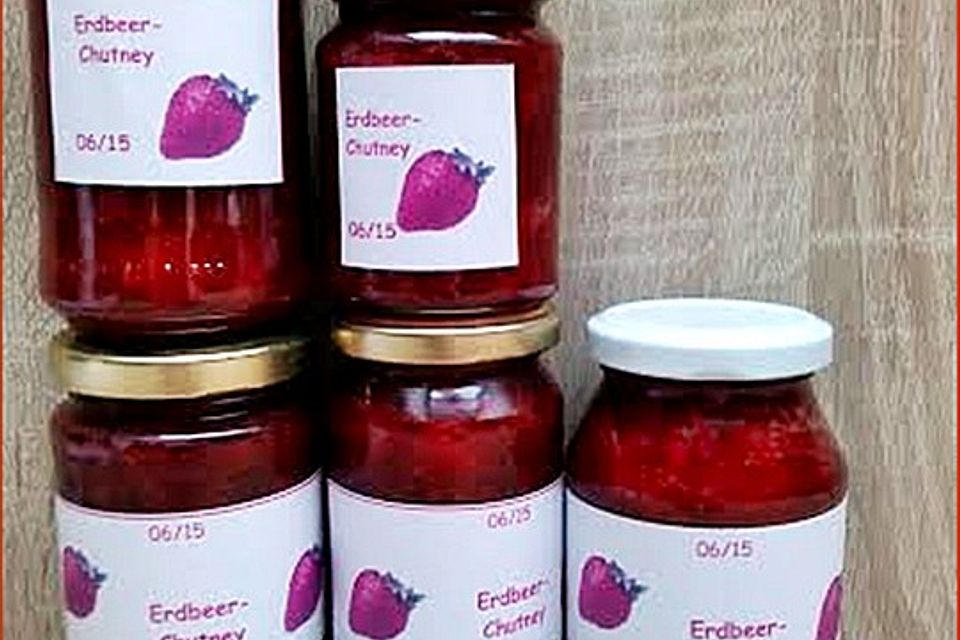 Erdbeerchutney mit Schalotten