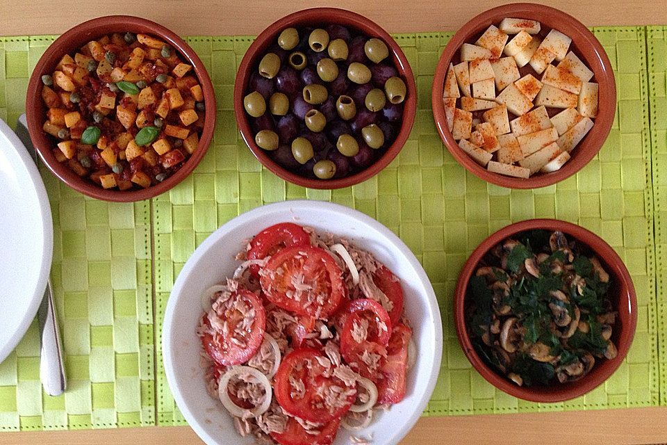 Tomatensalat mit Thunfisch