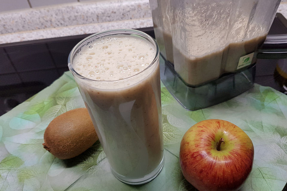 Kiwi-Banane-Apfel Smoothie