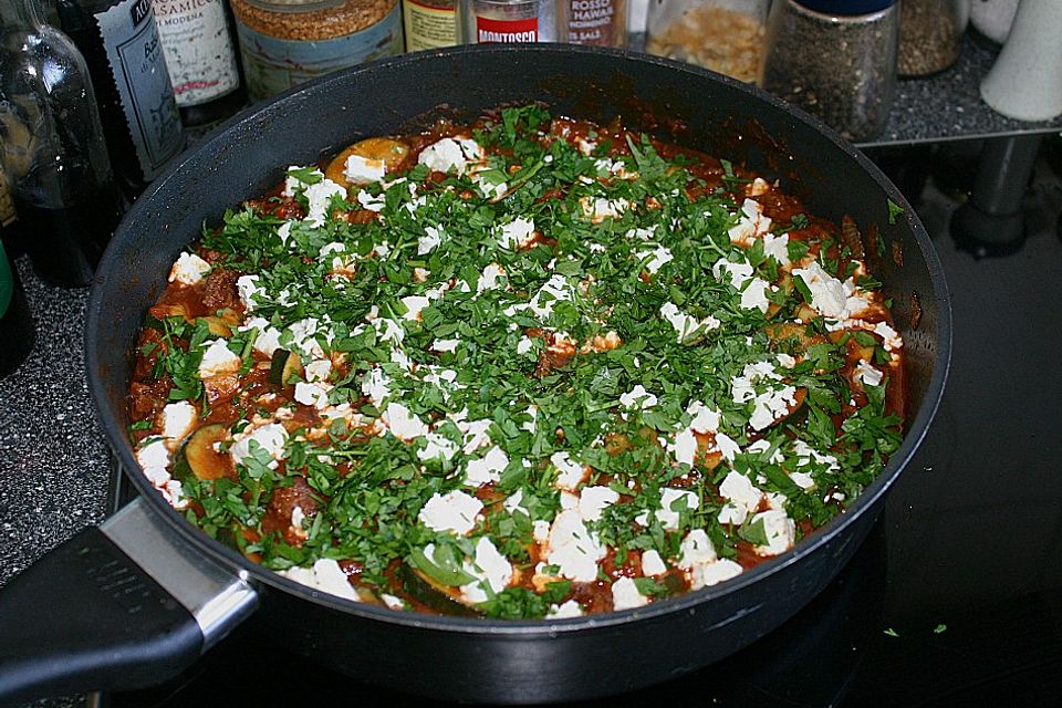 Zucchini-Hackfleischpfanne mit Feta