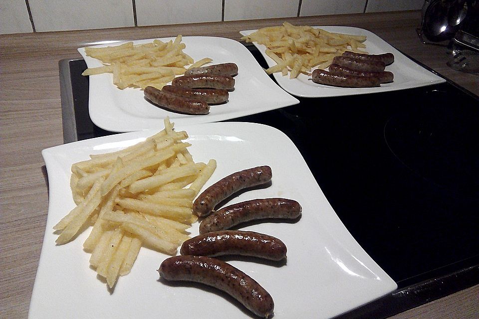 Currywurst mit Pommes Frites