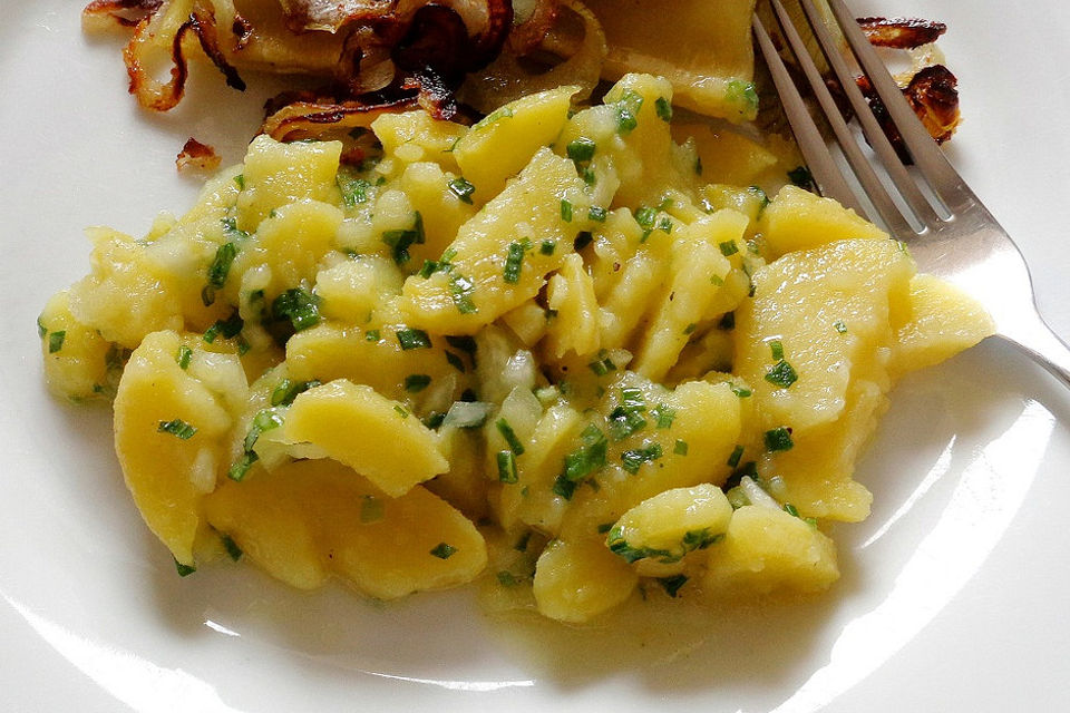 Einfacher grüner Kartoffelsalat