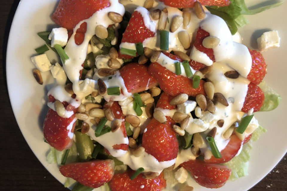 Spargelsalat mit Erdbeeren