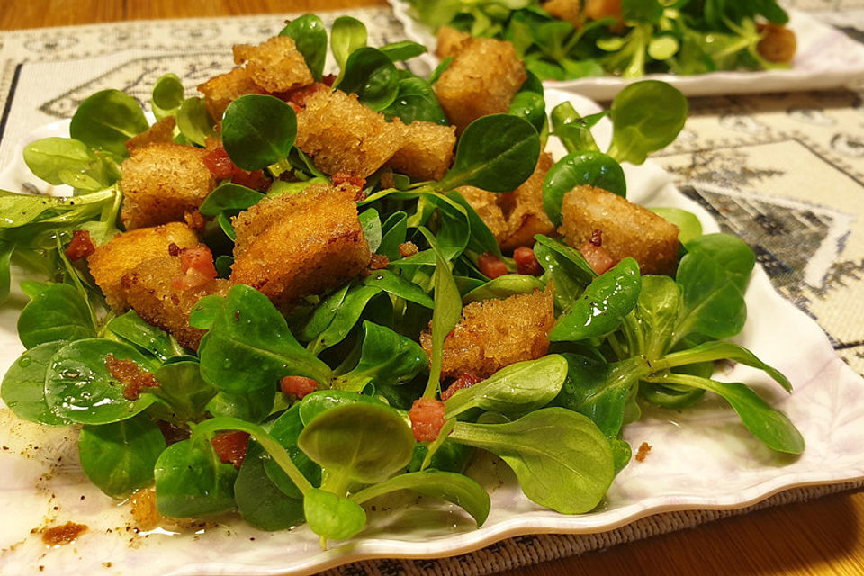 Steirischer Vogerlsalat (Feldsalat)