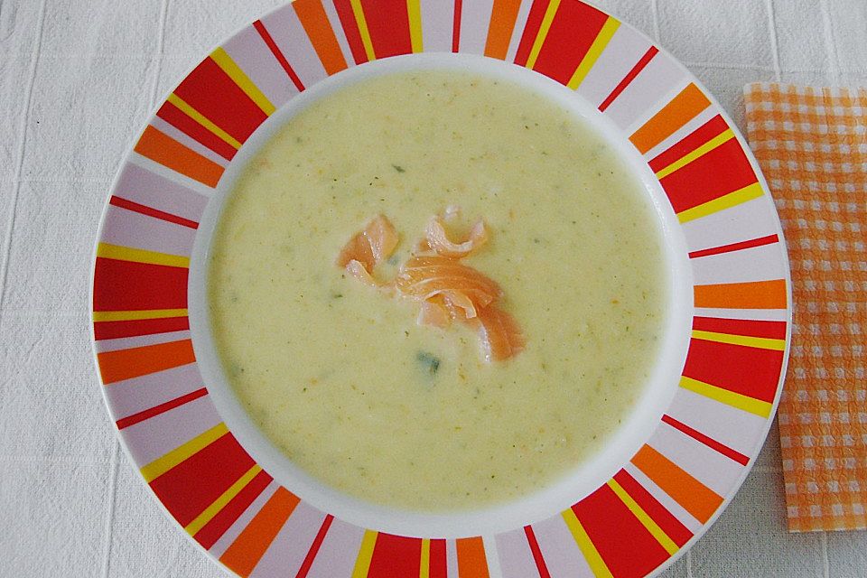 Kartoffel-Cremesuppe mit Lachs