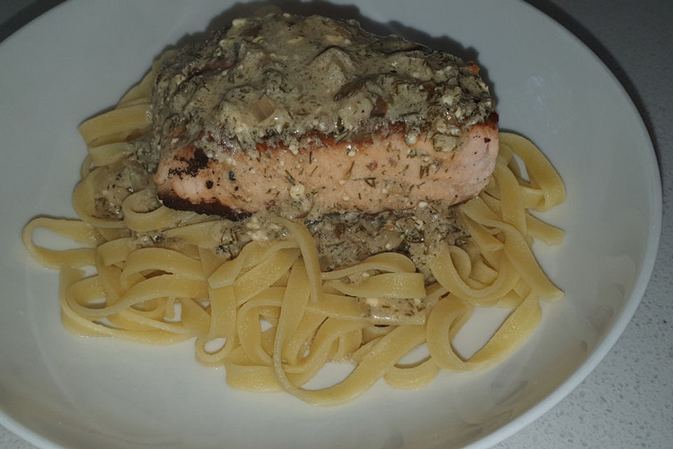 Lachsfilet in Dillcreme