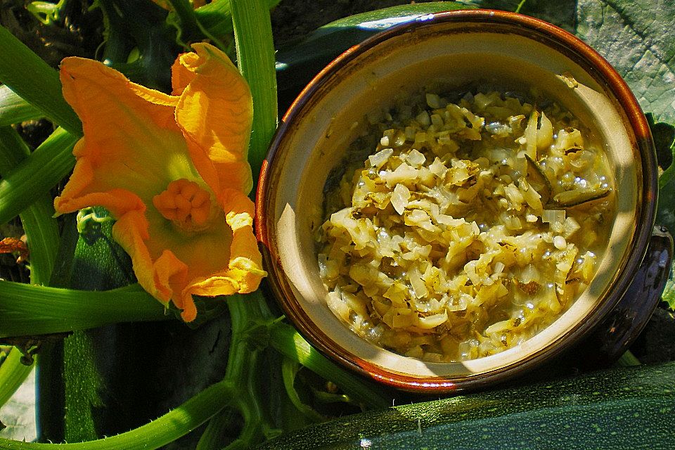 Zucchini-Relish mit Rosmarin