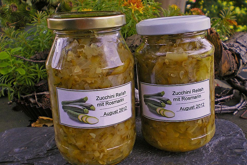 Zucchini-Relish mit Rosmarin