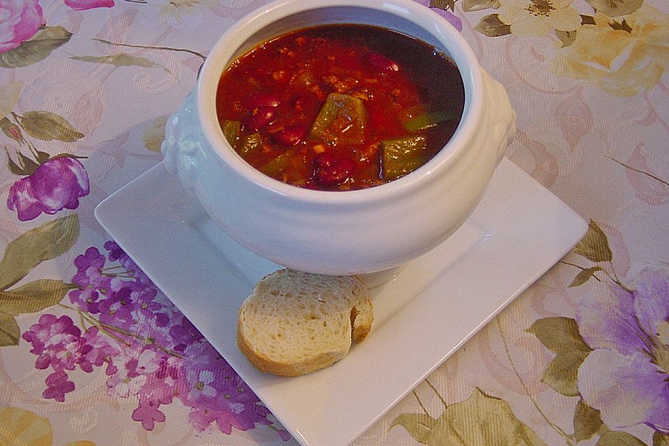 Südamerikanische Mitternachtssuppe