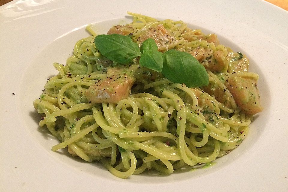 Spaghetti mit Zitronen-Räucherlachs