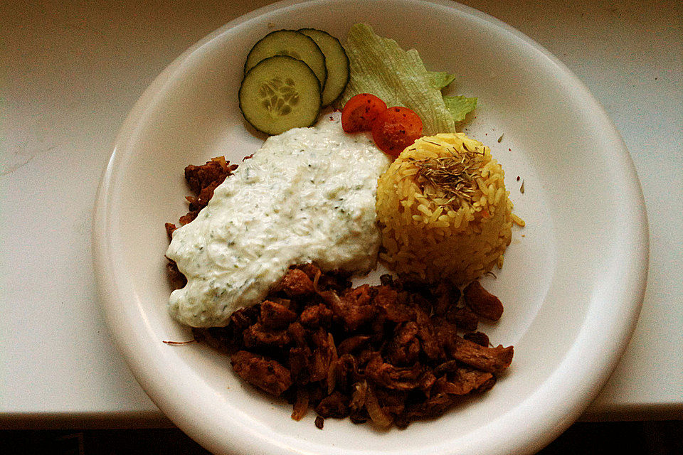 Vegetarisches Gyros mit Tzatziki