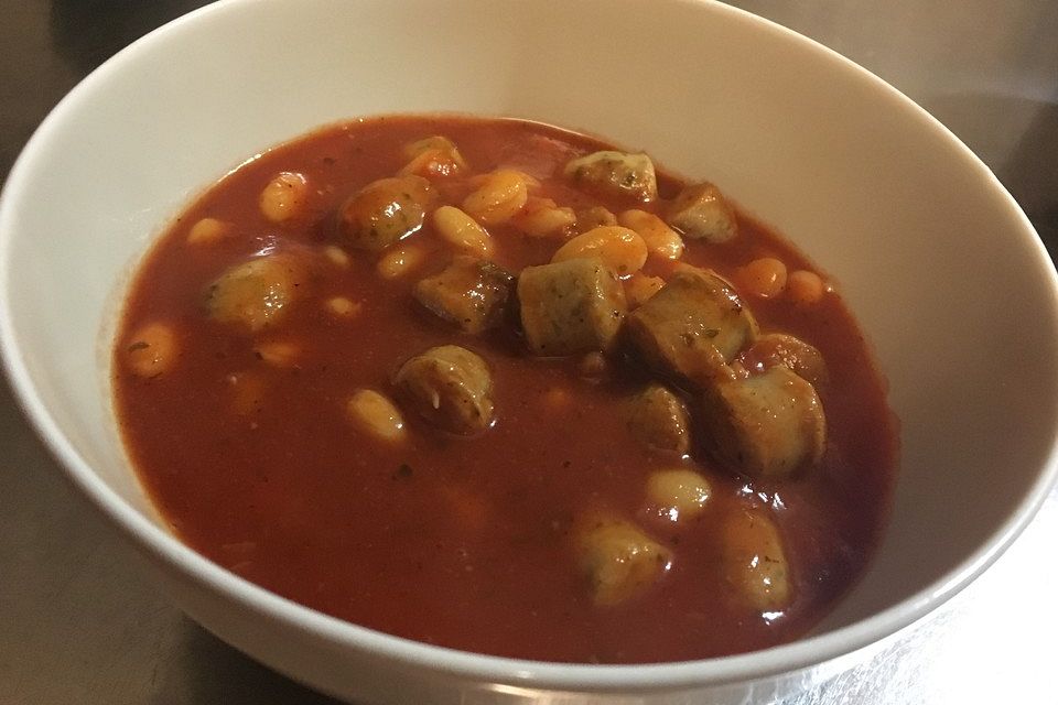 Bohnen-Bratwurstsuppe