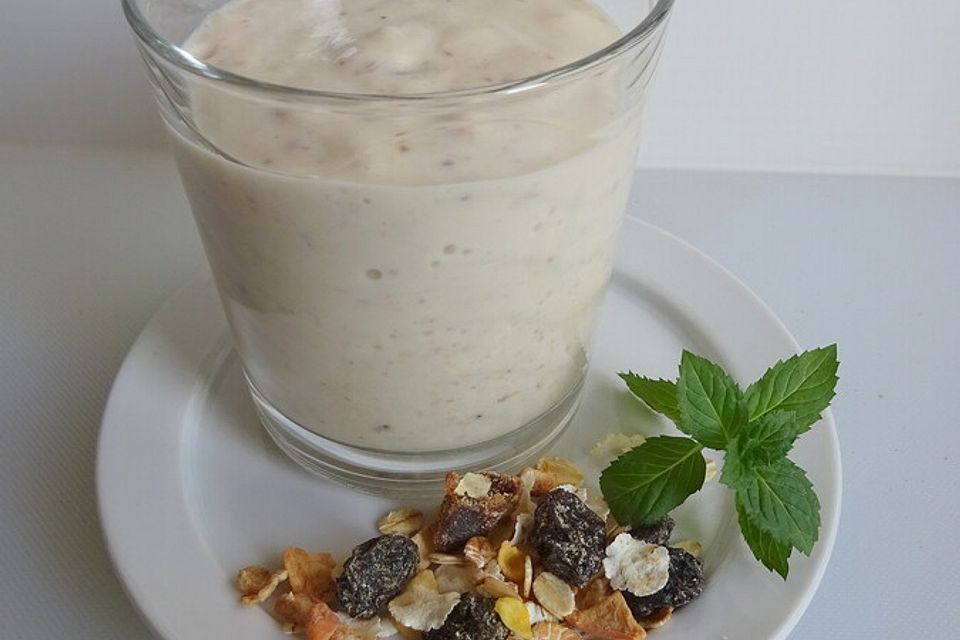 Frühstücksshake mit Früchtemüsli