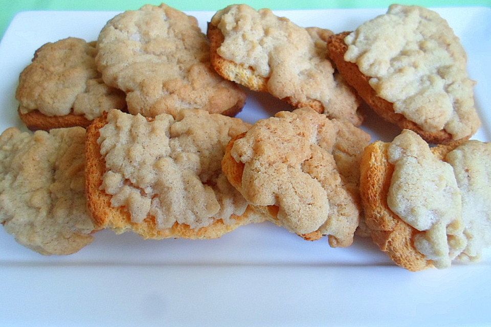 Streusel auf Zwieback