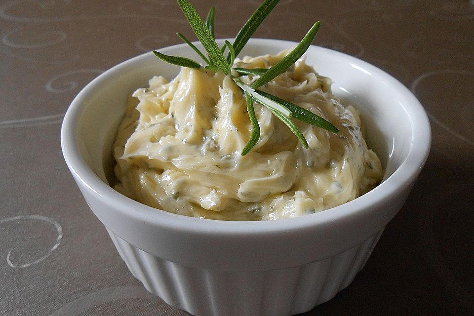 Limetten-Rosmarin-Butter