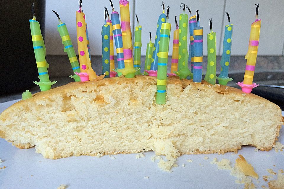 Zitronenkuchen auf dem Blech