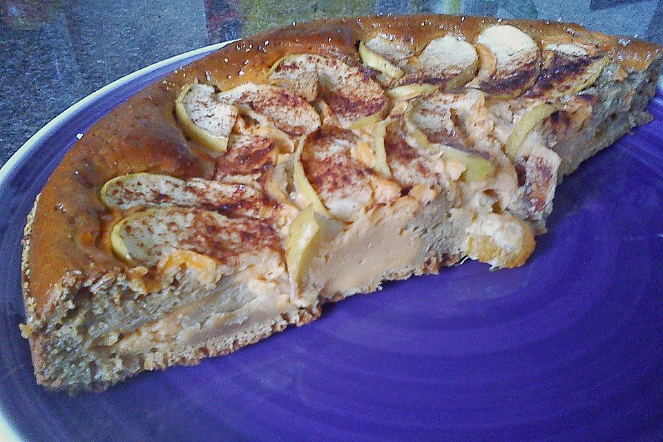 Schneller Apfel-Pudding Kuchen