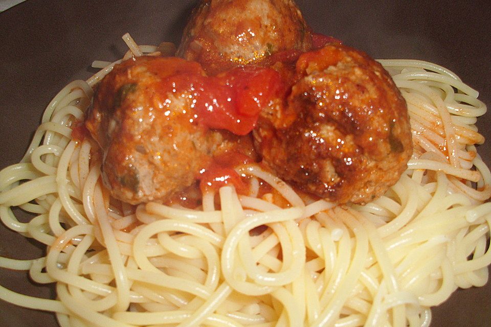 Spaghetti mit Hackbällchen