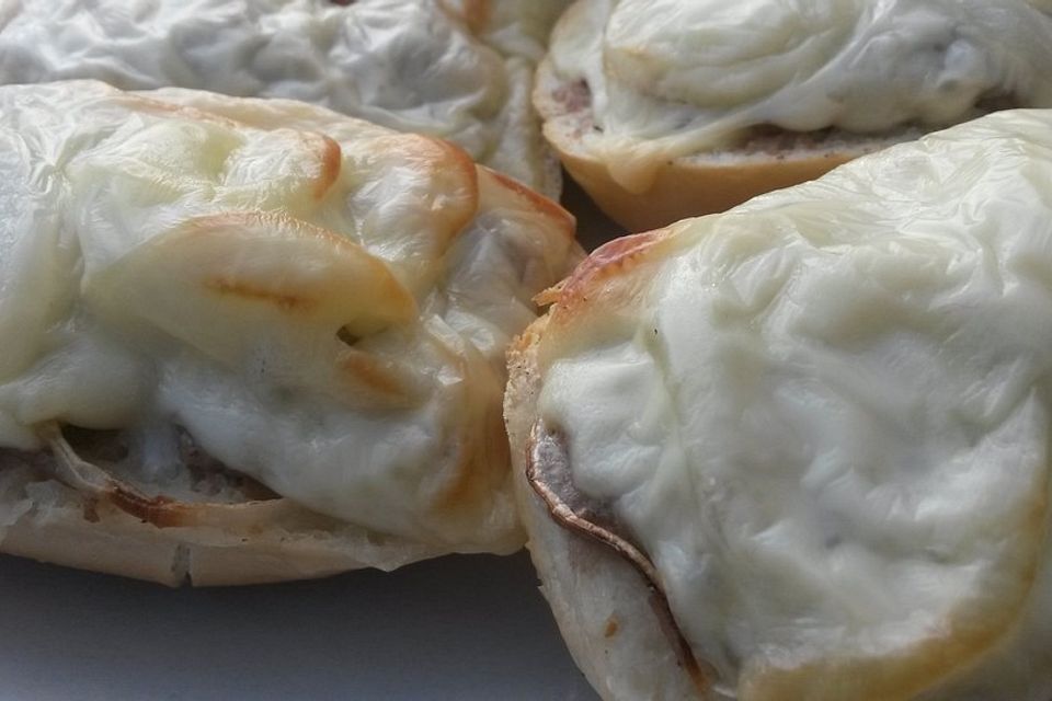 Überbackene Brötchen mit Briegelschmiere