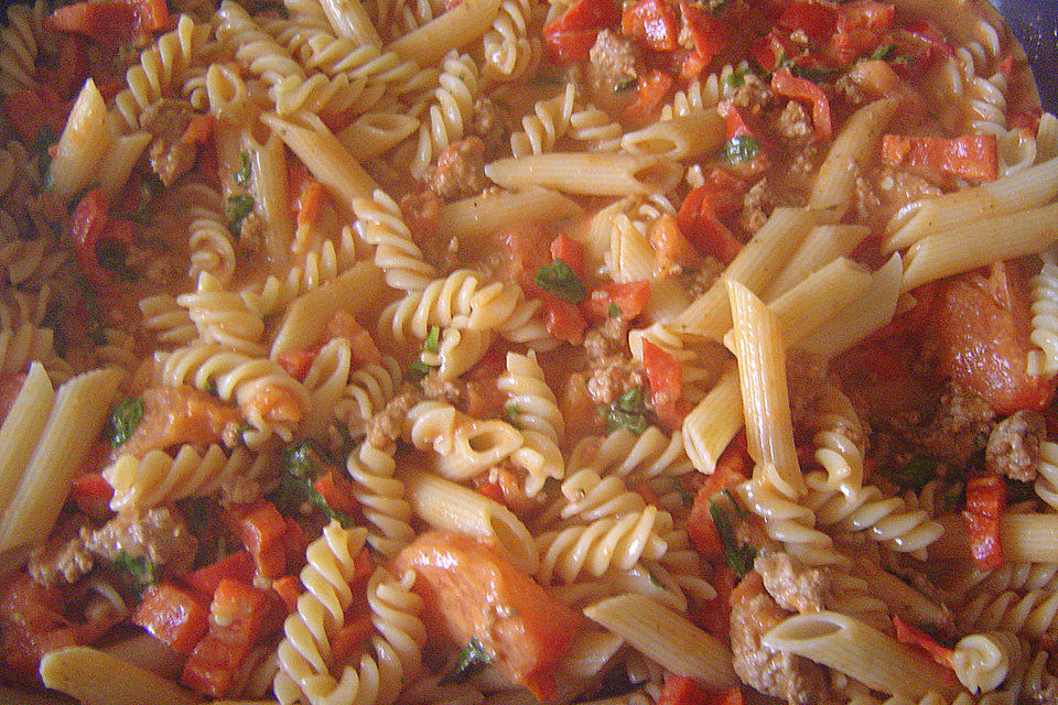 Tomaten-Farfalle Auflauf