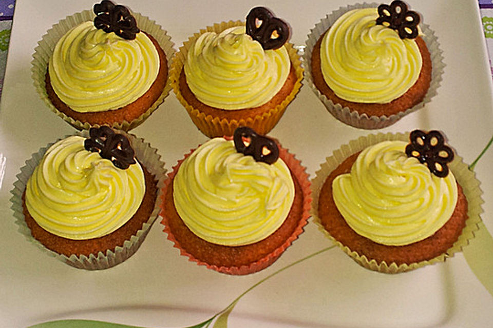 Vanille-Cupcakes mit Buttercreme