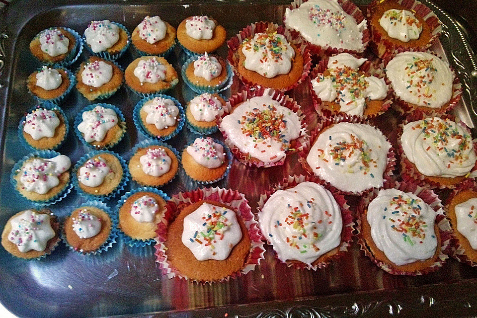 Vanille-Cupcakes mit Buttercreme