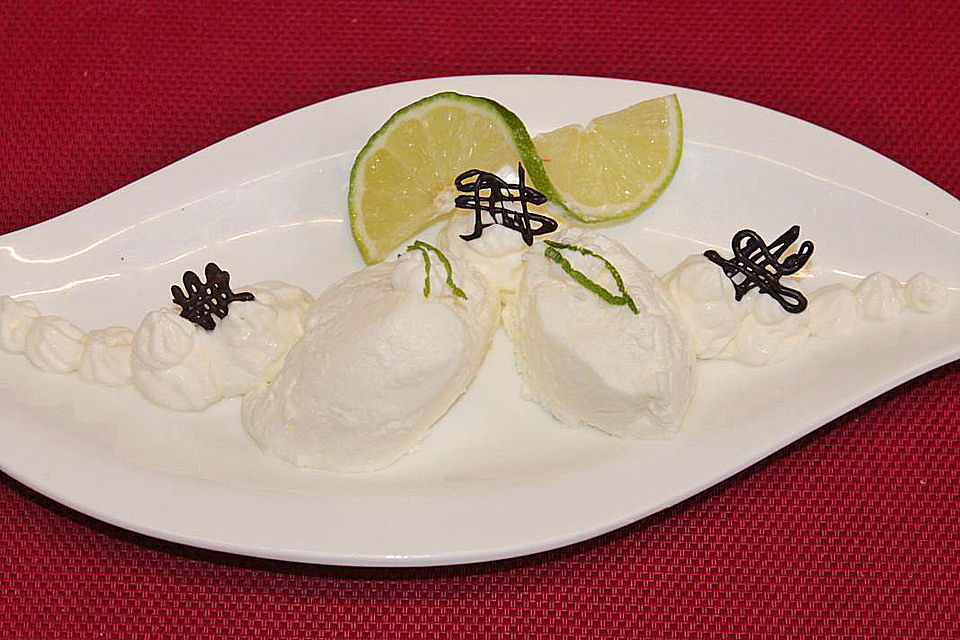 Limetten-Joghurt Mousse