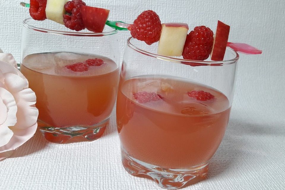 Apfel-Himbeer-Cocktail