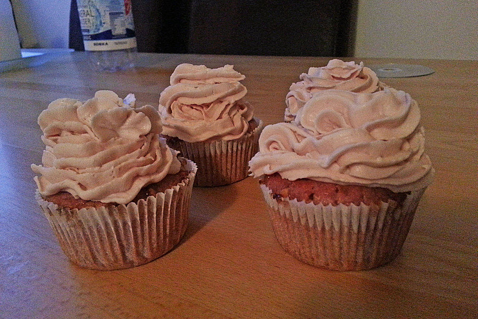 White Chocolate-Raspberry-Cupcakes