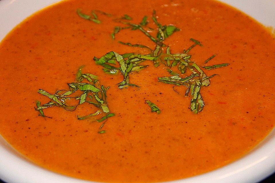 Leichte Zucchini-Tomaten Suppe