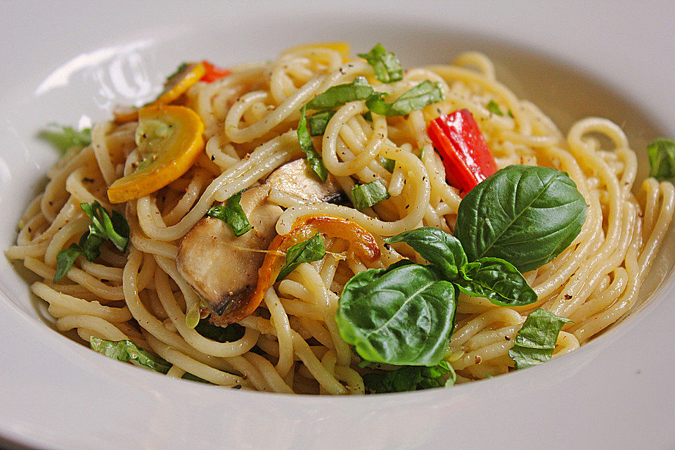 Spaghettisalat mit Grillgemüse