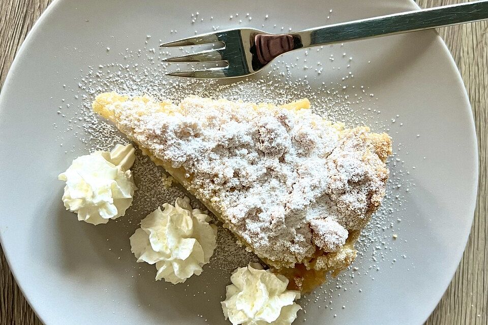 Schneller Apfelkuchen mit Streuseln