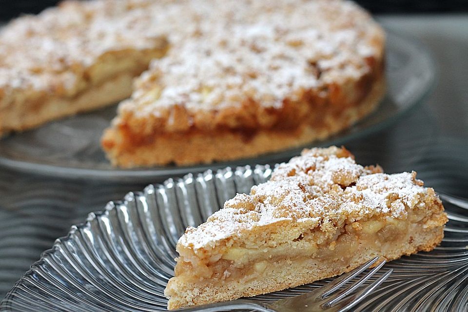 Schneller Apfelkuchen mit Streuseln