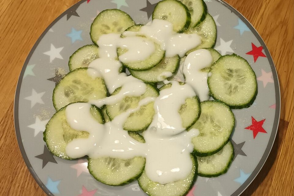 Gurkensalat, bekömmlich und knackig