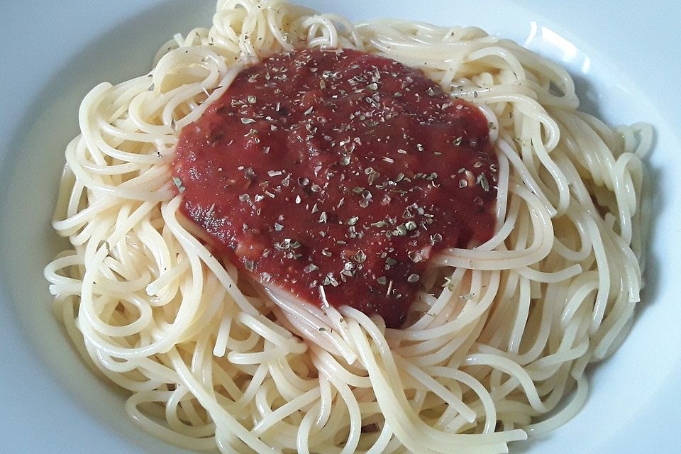 Spaghetti auf sizilianische Art