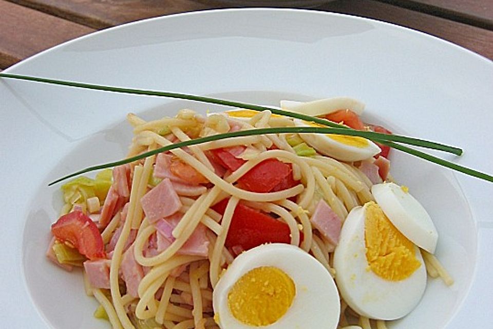 Chinesischer Spaghettisalat