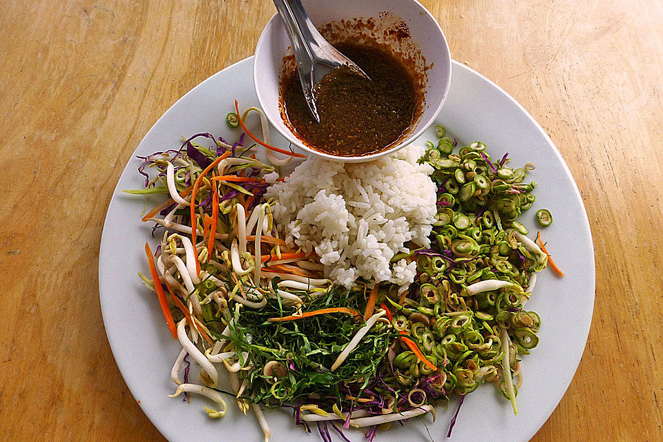 Khao Yam Pak Thai