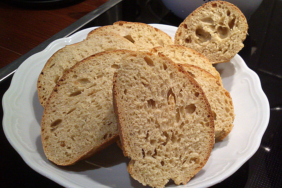 Zwiebelbaguette mit Dinkelmehl