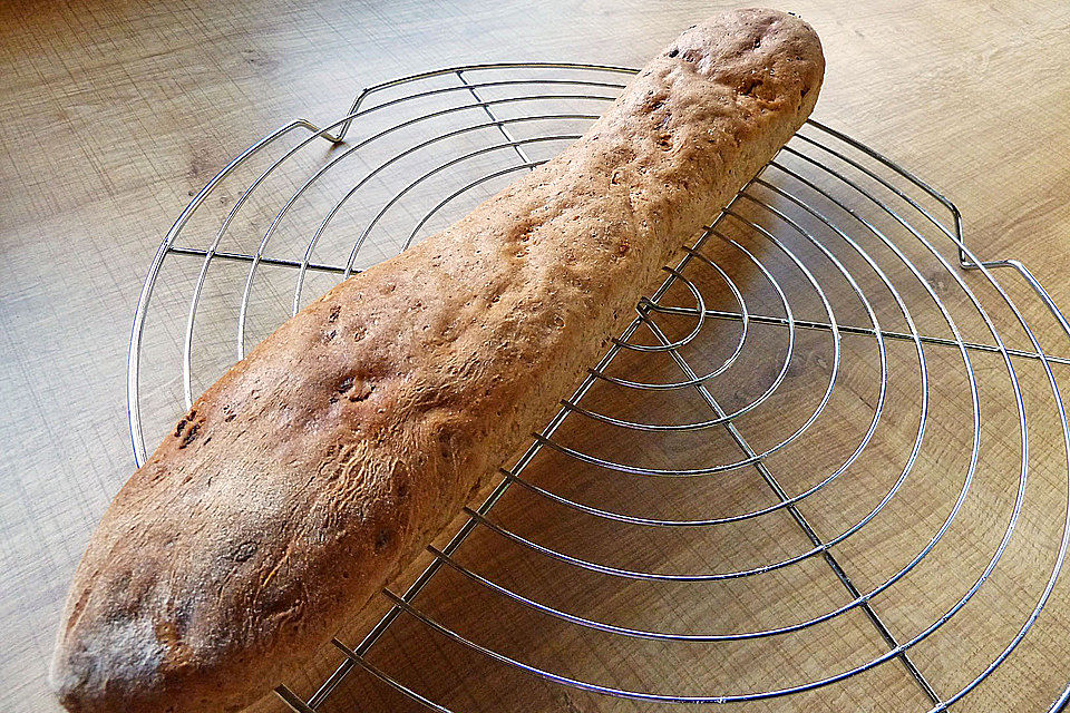 Zwiebelbaguette mit Dinkelmehl