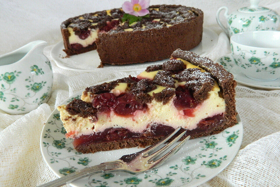 Chocolate-Cherry-Lady-Cheesecake