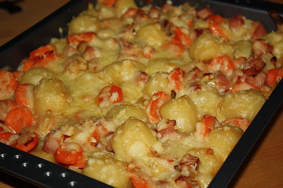 Knödel-Auflauf mit Möhren