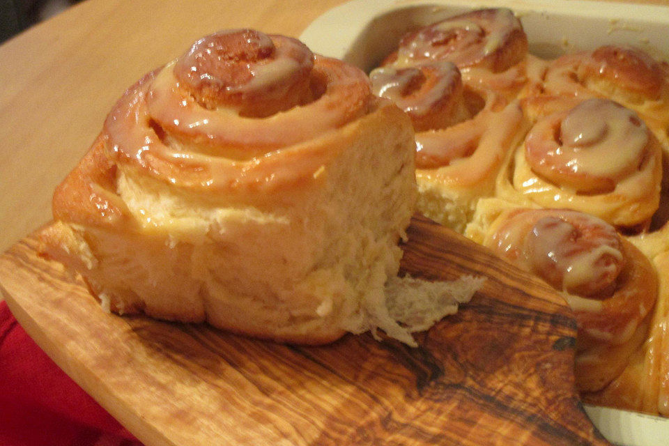 Zimtschnecken mit Sahneguss