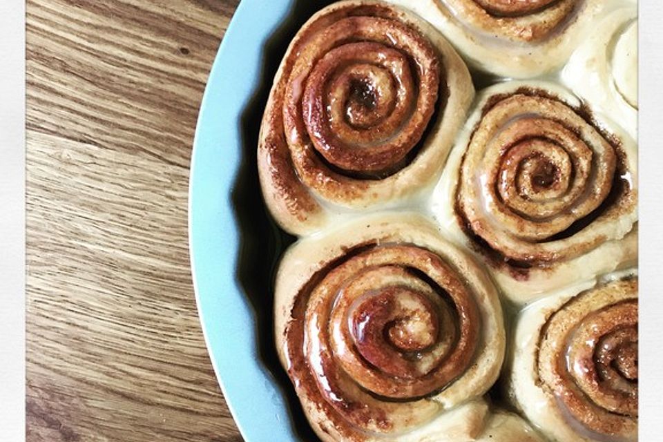 Zimtschnecken mit Sahneguss