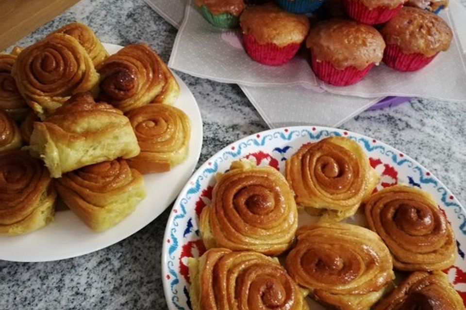 Zimtschnecken mit Sahneguss