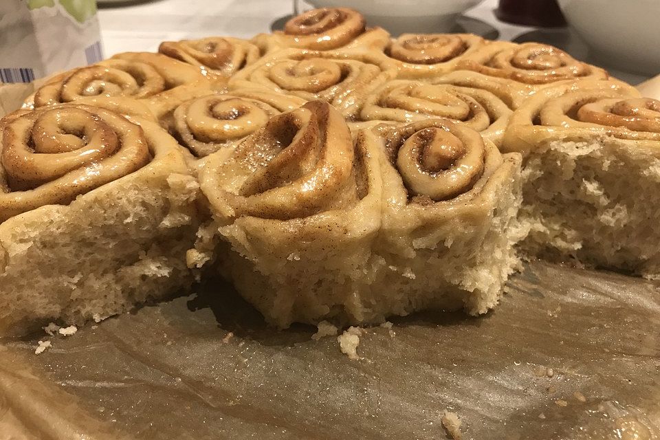 Zimtschnecken mit Sahneguss